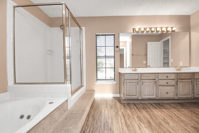 Building Photo - 8723 Rocky Valley Dr