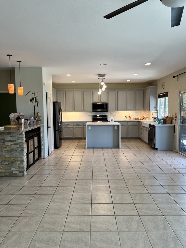 Building Photo - 1274 Roush Dr
