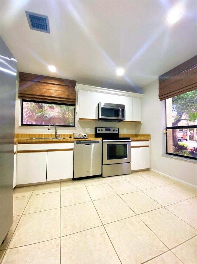 Building Photo - 5859  Fox Hollow Drive A Boca Raton Fl 33486