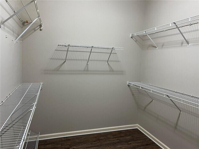 Building Photo - 2476 Sewell Mill Rd