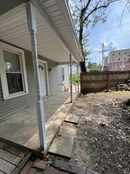 Side porch - 20 Fern St