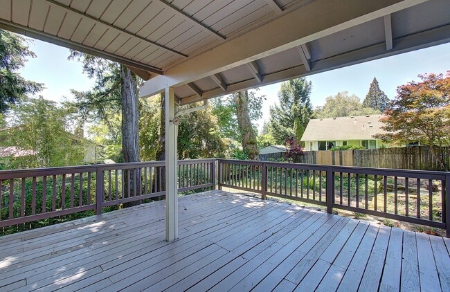 Building Photo - Spacious 3-Bedroom Home with Private Backyard Oasis
