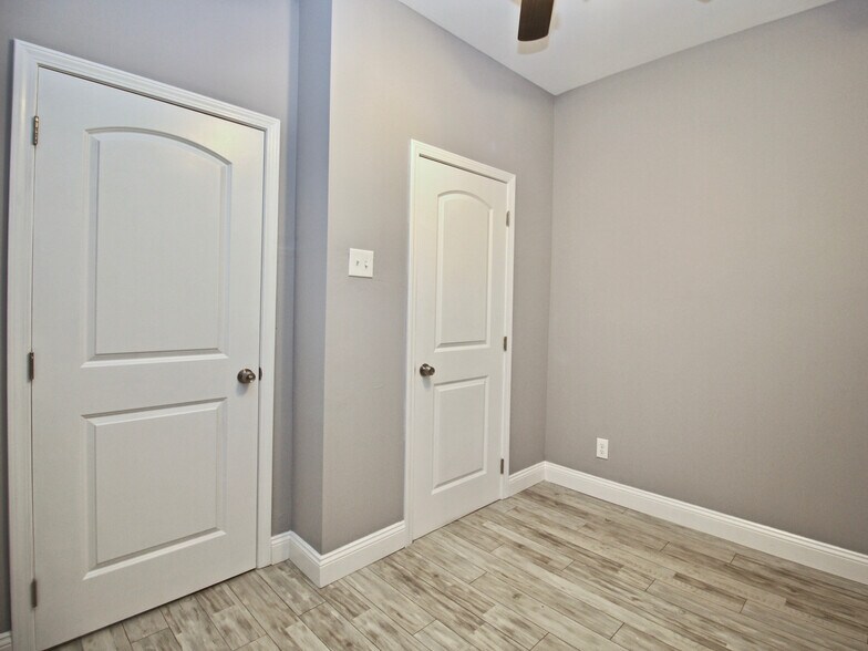 Building Photo - 3526 Vista Ave