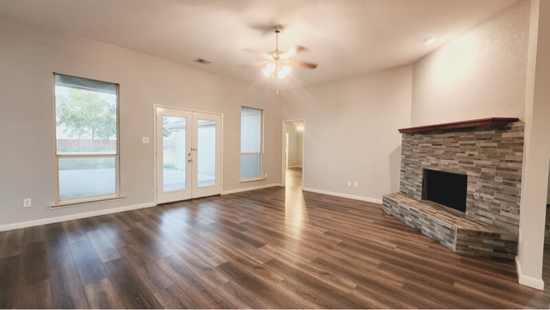 Building Photo - 1701 Stonecrest Trail