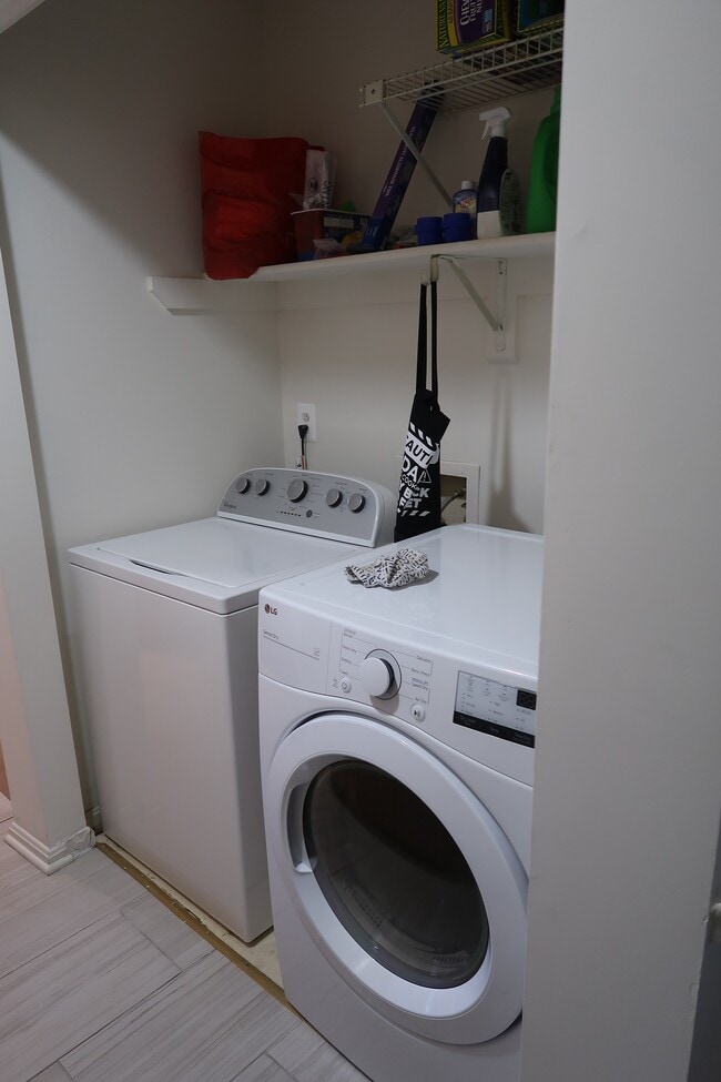 Building Photo - 4501 Deane Ct