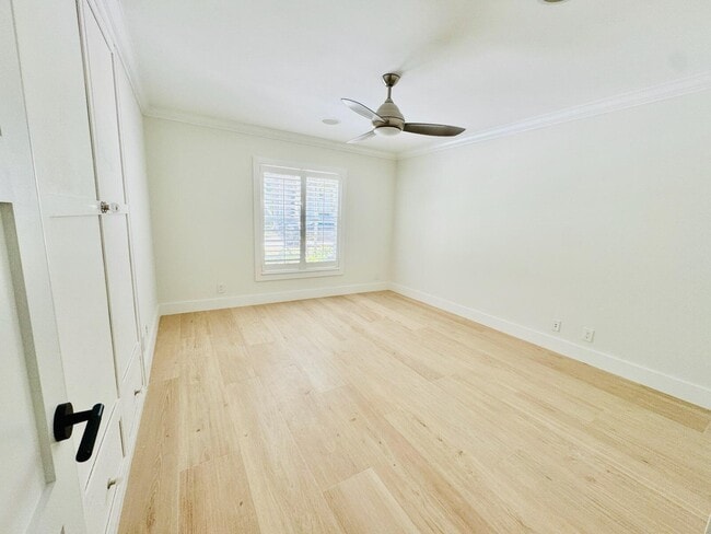 Building Photo - 885 Nafa Dr