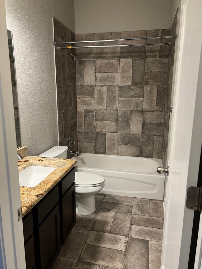 Building Photo - 8119 Redbrush