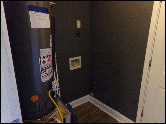 Building Photo - 2323 S Spring St