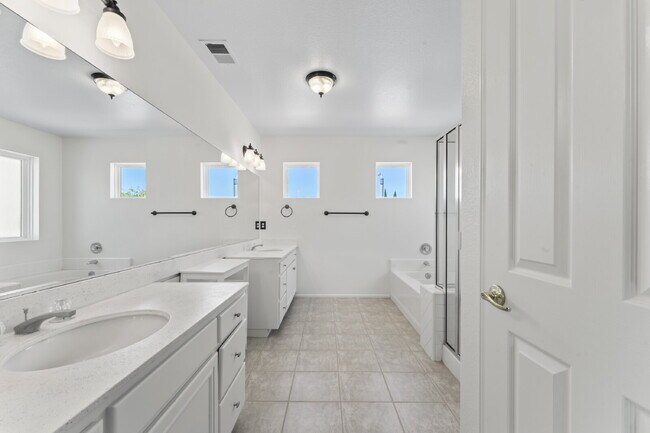 Building Photo - 2814 Caruso Ln