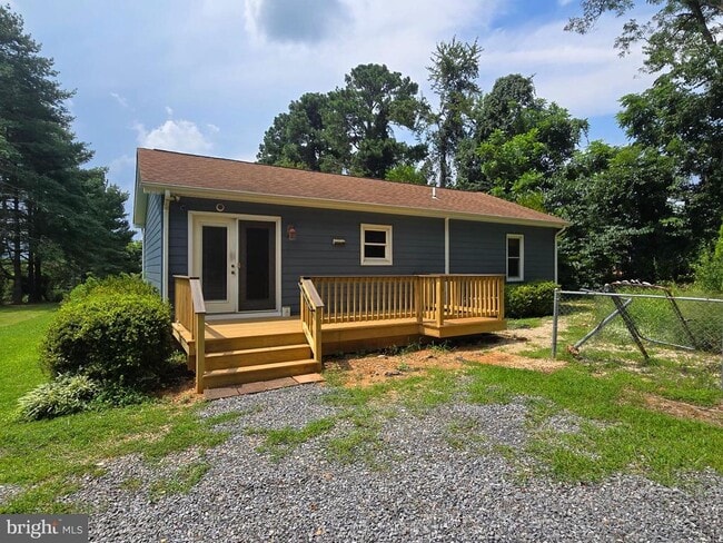 Building Photo - 37 Carter Ln