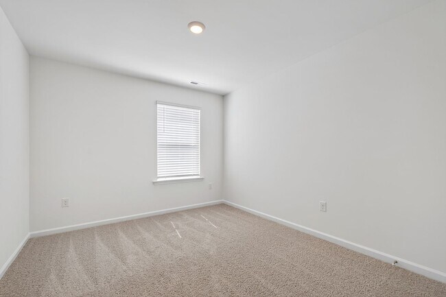 Building Photo - Brand-New End Unit Townhome in Townes at Anderson Farm!