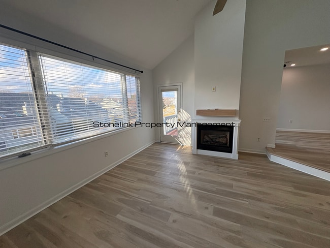 Building Photo - Fully Redesigned Townhouse Style Condo For Rent in Desirable Louisquisset Community!