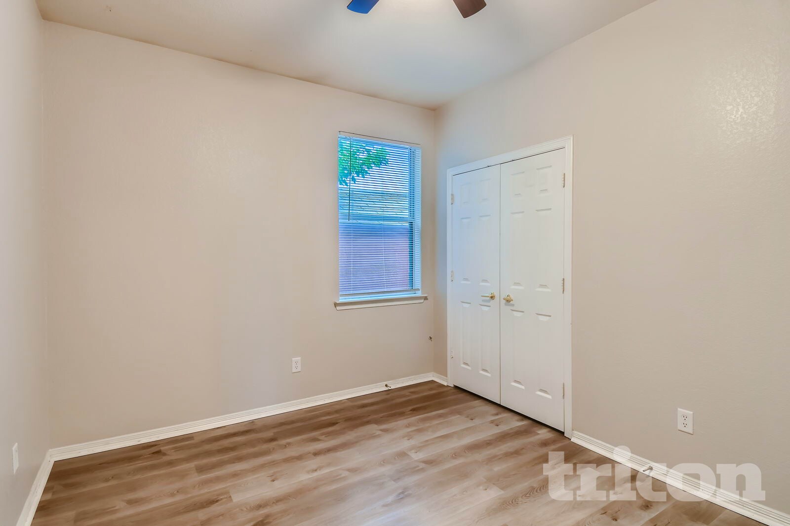 Building Photo - 7101 Crenshaw Dr