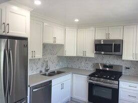 Building Photo - 2110 Spaulding Ave
