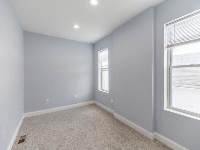 Building Photo - 19 Osborn St