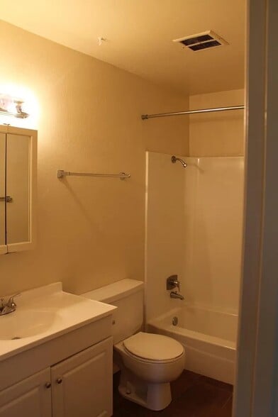 Building Photo - 530 Rio Pecos Rd