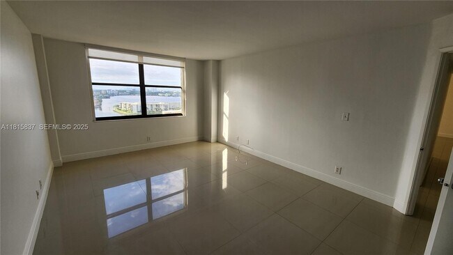 Building Photo - 18151 NE 31st Ct