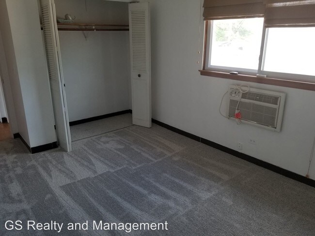 Building Photo - 6625 Pershing Rd