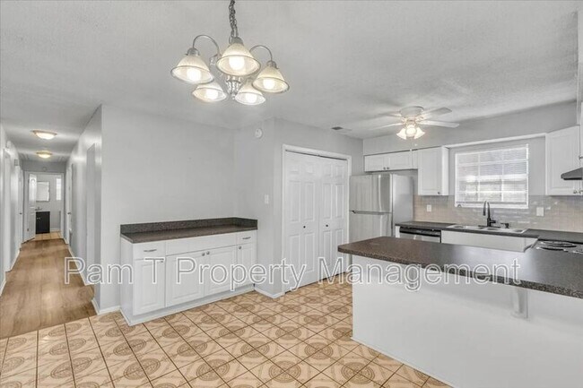 Building Photo - 1835 Upson St