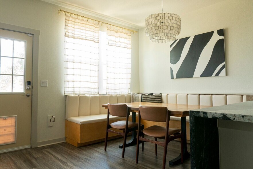 Building Photo - 7716 Jacobean WY