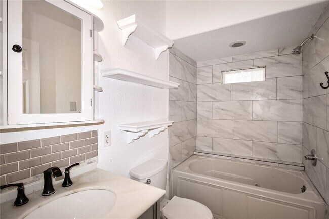 Building Photo - 1133 9th St