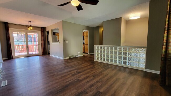 Building Photo - Josephine (Millard Highlands South)