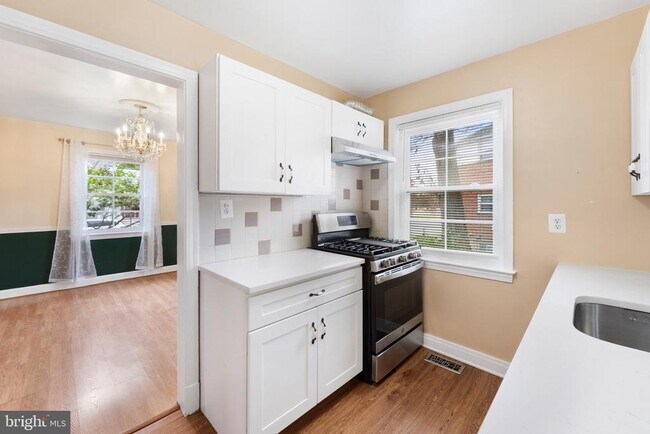 Building Photo - 4763 1st St N