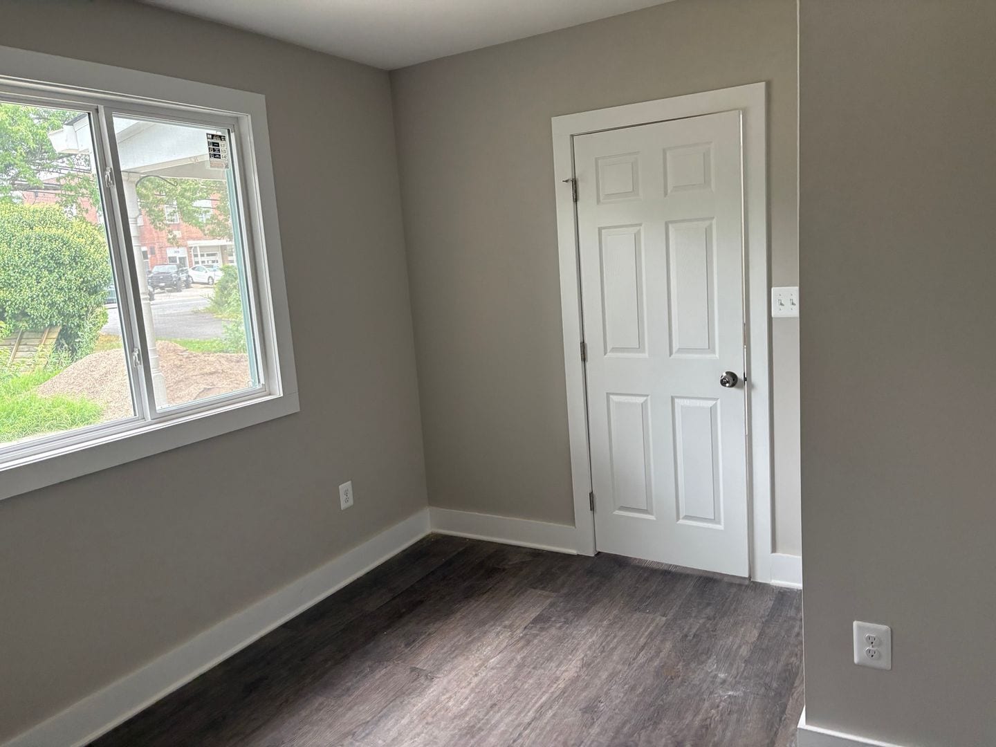 Building Photo - 302 S Camp Meade Rd