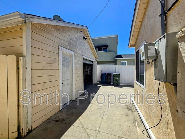 Building Photo - 4550 166th St