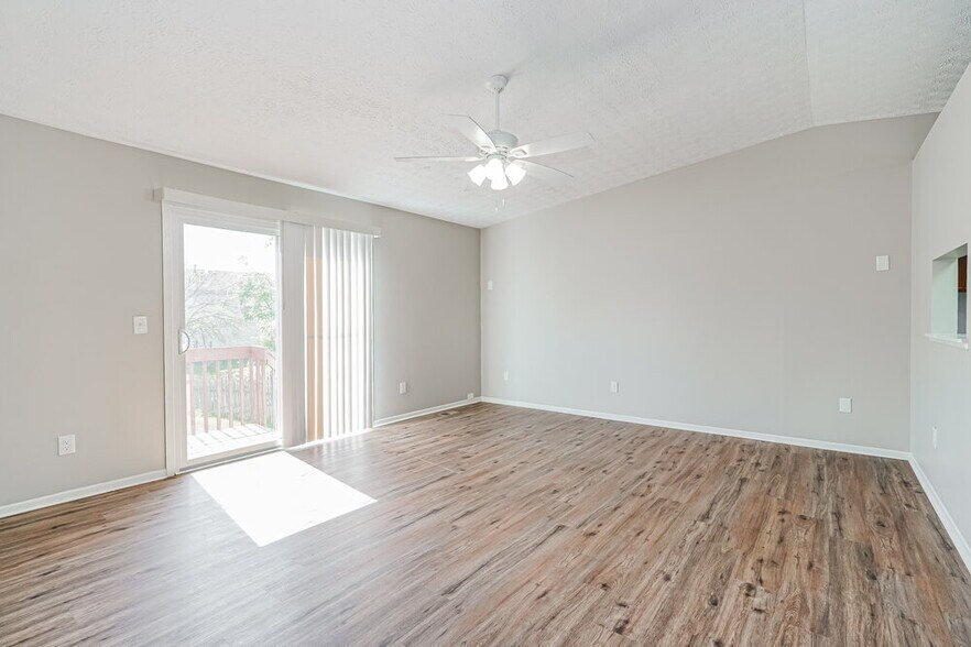 Building Photo - 794 Wallinger Dr