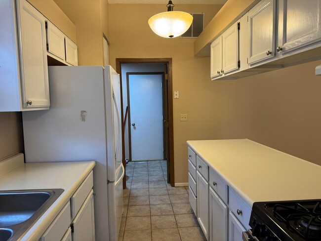 Building Photo - 7337 Woodlow Dr