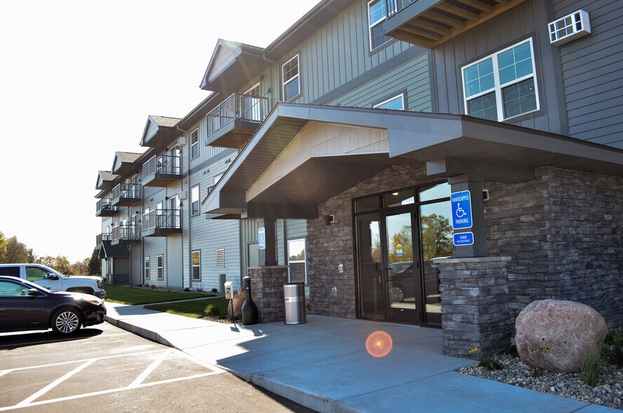 The Colony 100 6th St NW Pelican Rapids MN 56572 Apartment Finder