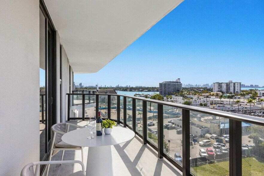 Building Photo - 7144 Byron Ave