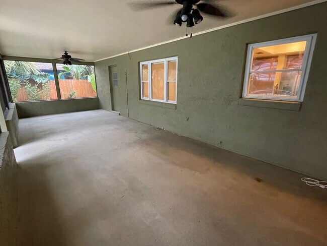 Building Photo - 1280 Gladiolas Dr