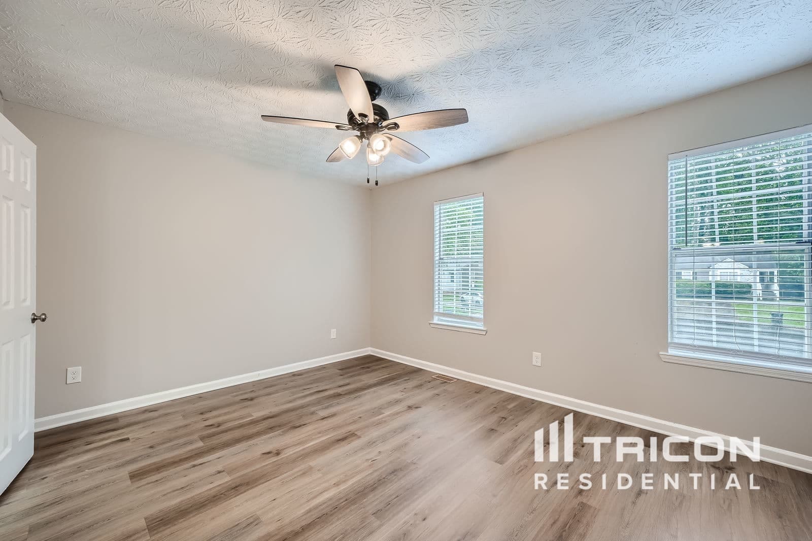Building Photo - 409 Water Oak Way SW