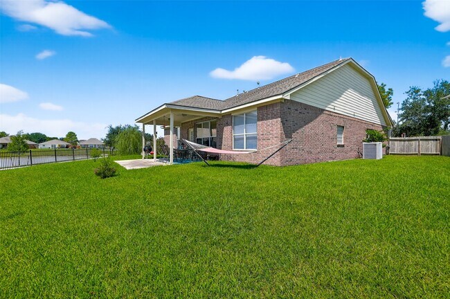 Building Photo - 303 Arbor Green Ln