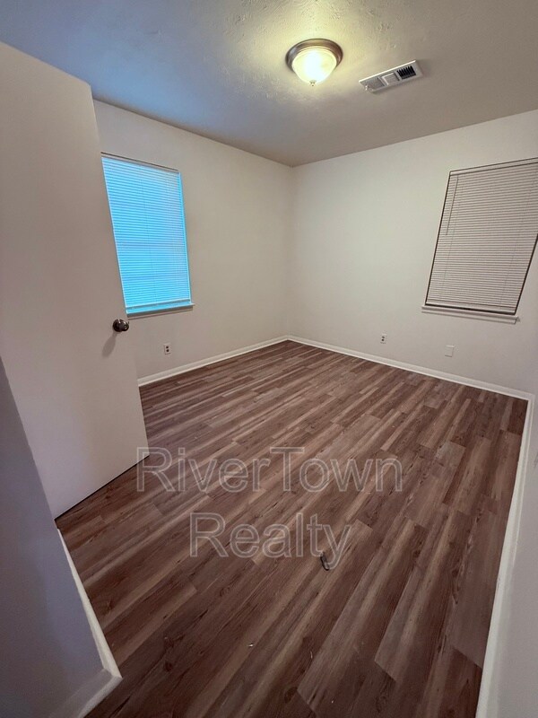 Building Photo - 3602 Suzanne Dr