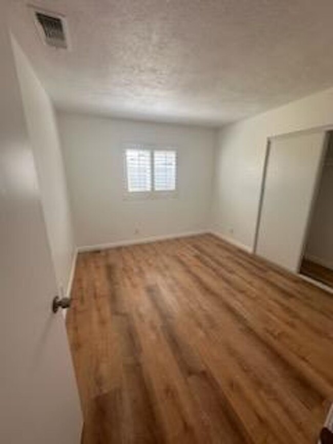 Building Photo - **751 Higgins Rd #28 Barstow** 3 bedroom 2...