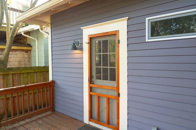 Building Photo - Charming Historic Home Walkable to Cargo & Soda Pop Districts