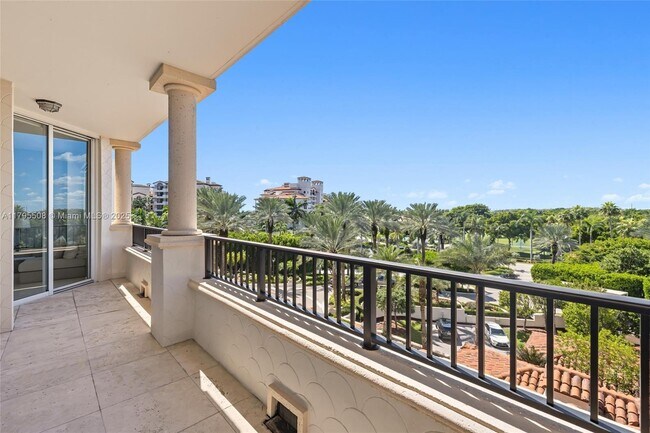 Building Photo - 7141 Fisher Island Dr