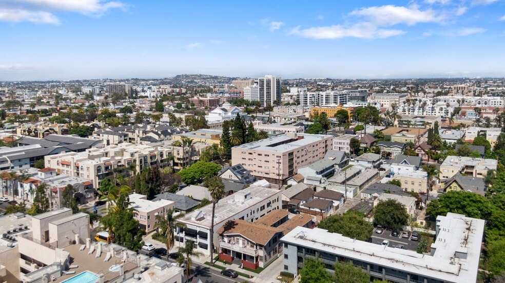 Building Photo - 526 Magnolia Ave