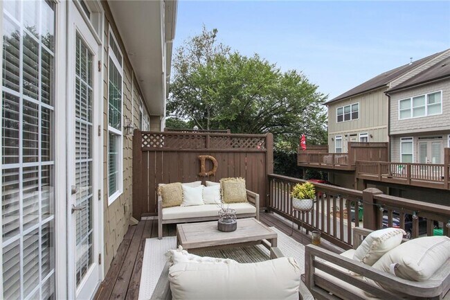 Building Photo - 1420 Briarhaven Trail