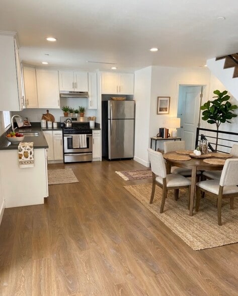 Building Photo - 11514 Emelita St