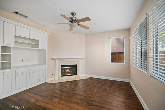 Building Photo - 9 Acorn Ridge