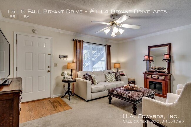 Building Photo - 1515 Paul W Bryant Dr