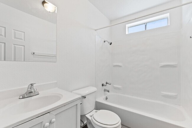 Building Photo - 2-Bedroom 1st-Floor Apartment – Move In To...