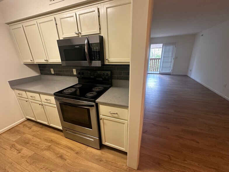 Building Photo - 2118 Acklen Ave