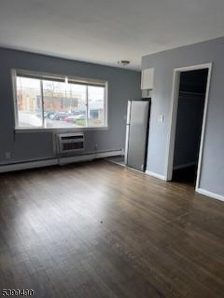 Building Photo - 117 W 3rd Ave