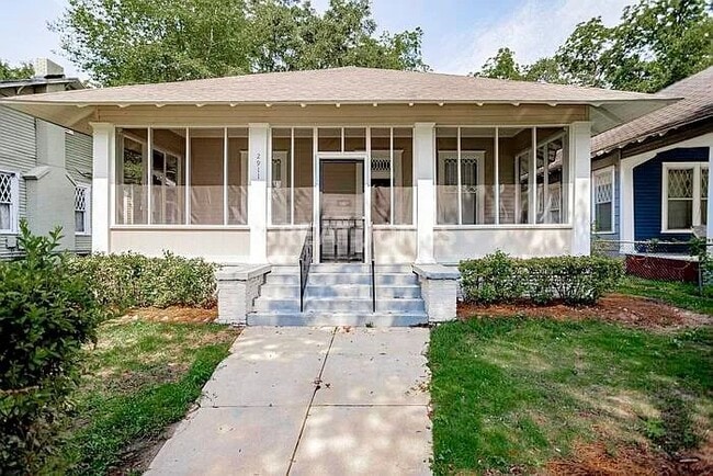 Building Photo - 2911 Beacon Ave