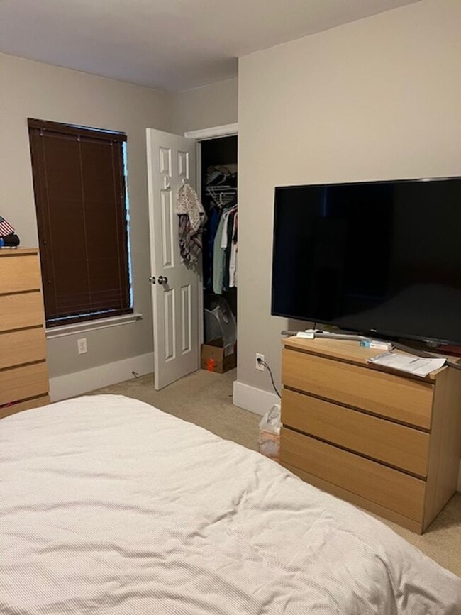 Building Photo - Single Family House